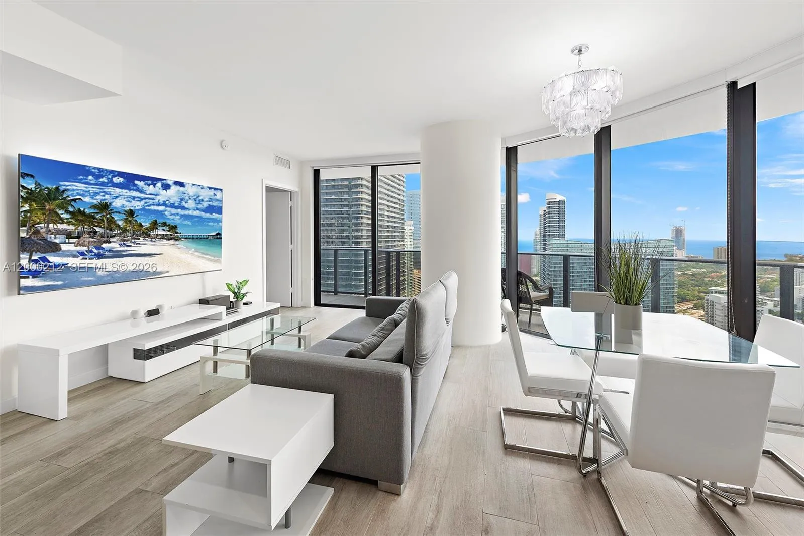 45 SW 9th St # 4006, Miami FL 33130