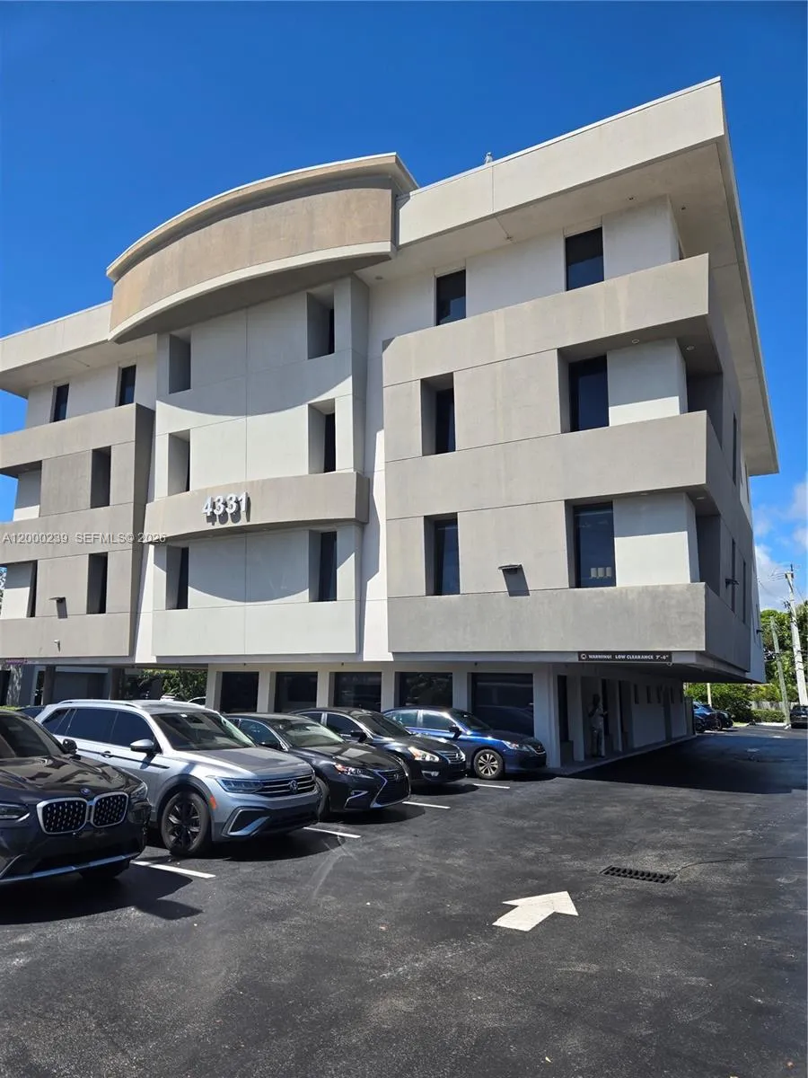 4331 N Federal Hwy, Oakland Park FL 33308
