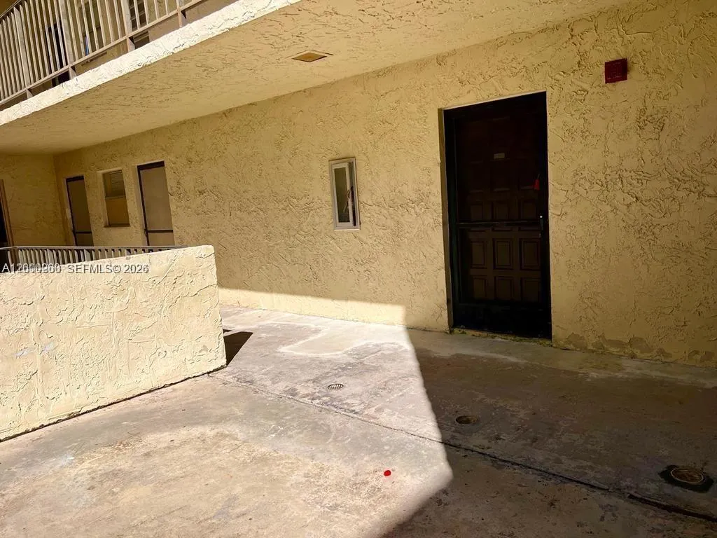 3300 Spanish Moss Ter # 206, Lauderhill FL 33319