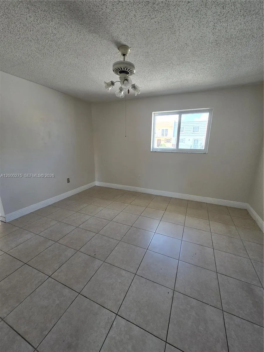 932 W 80th Pl, Hialeah FL 33014