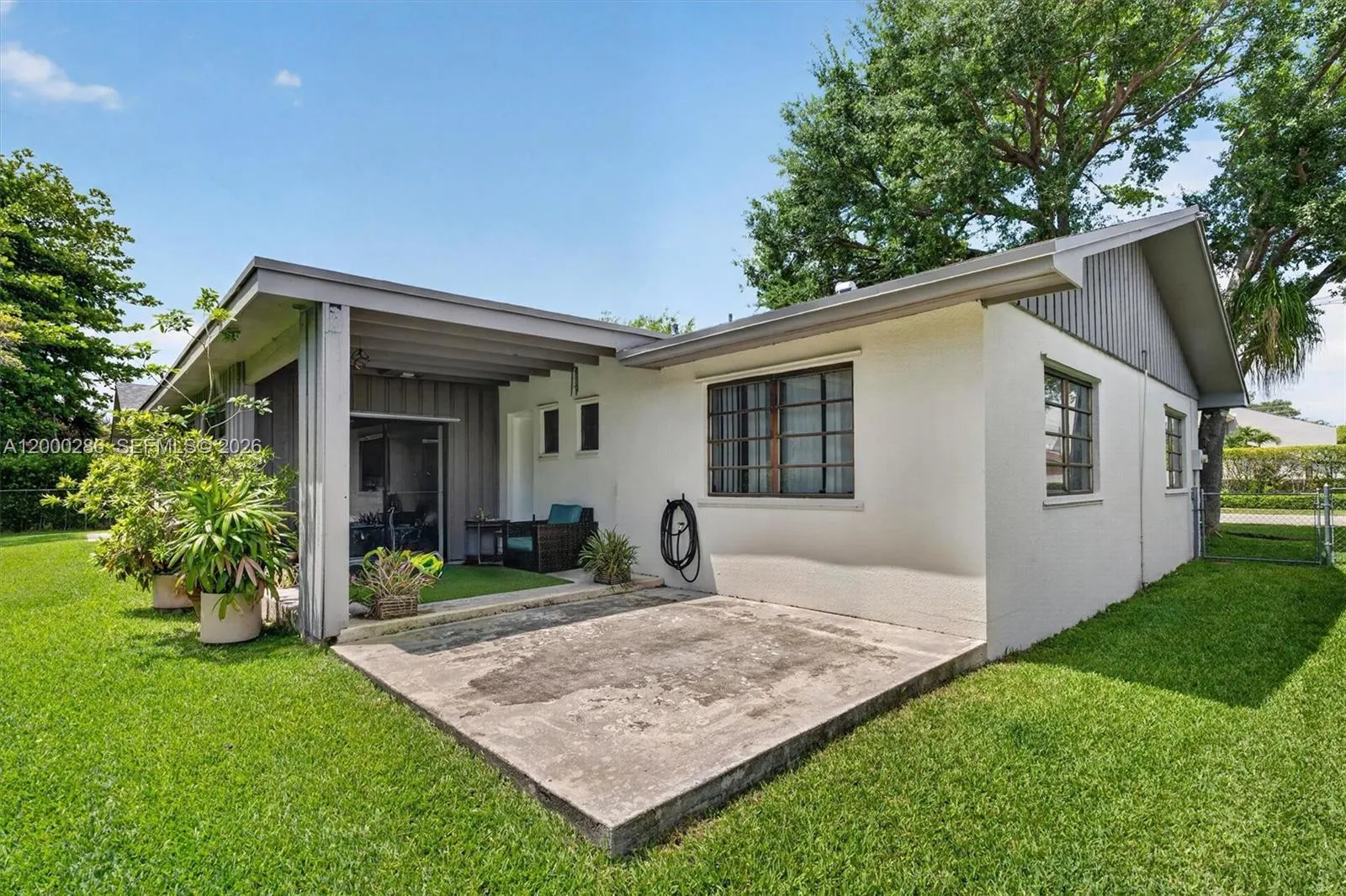 7009 SW 66th Ave, South Miami FL 33143