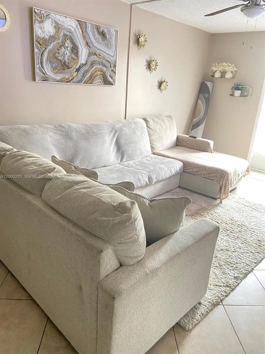 2701 Riverside Dr # B, Coral Springs FL 33065