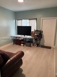 616 SW 11th St, Florida City FL 33034