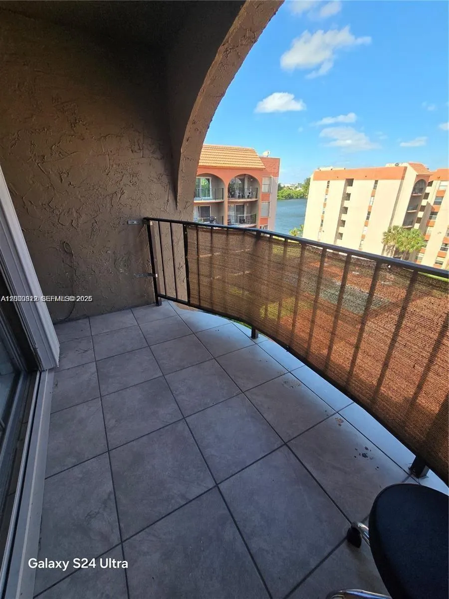 5201 NW 7th St # 609W, Miami FL 33126