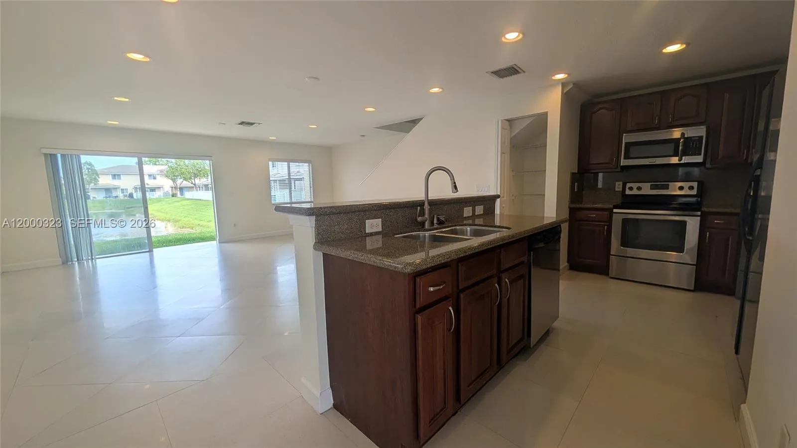 5910 Royal Way, Tamarac FL 33321