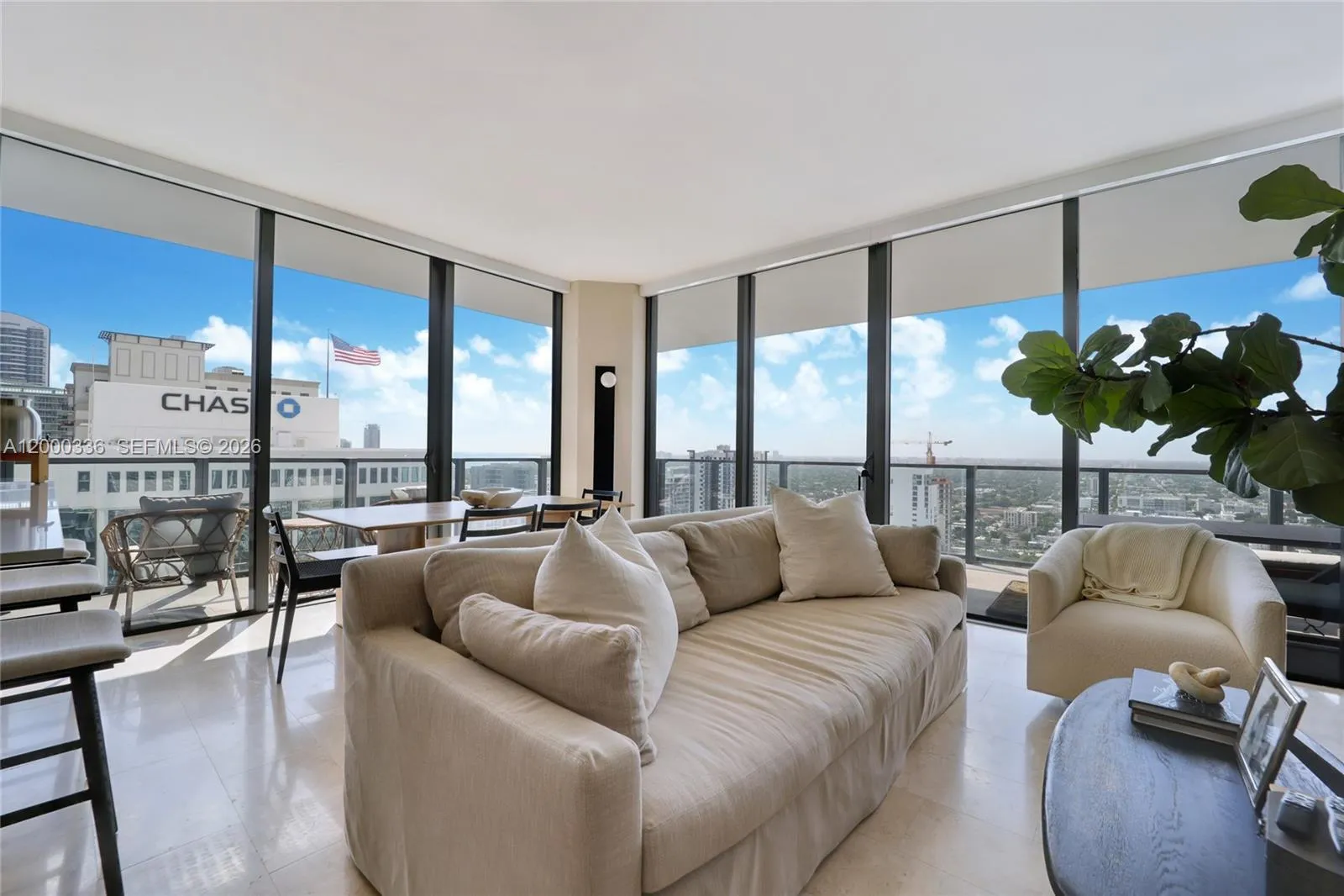 88 SW 7th St # 2602, Miami FL 33130