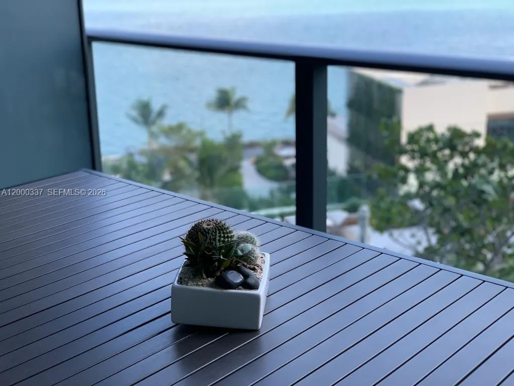 650 NE 32 St # 705, Miami FL 33137