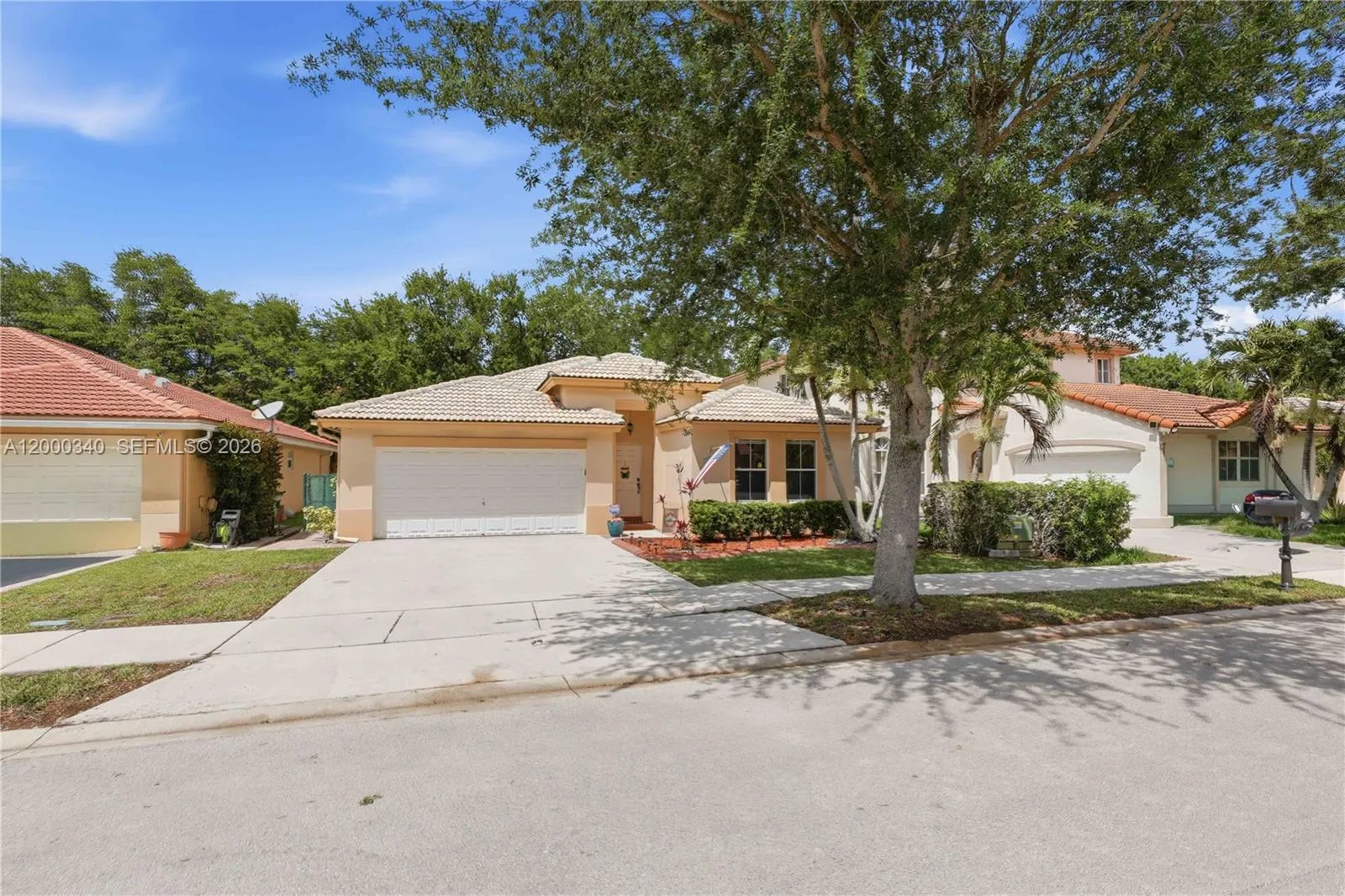 14033 N Cypress Cove Cir, Davie FL 33325