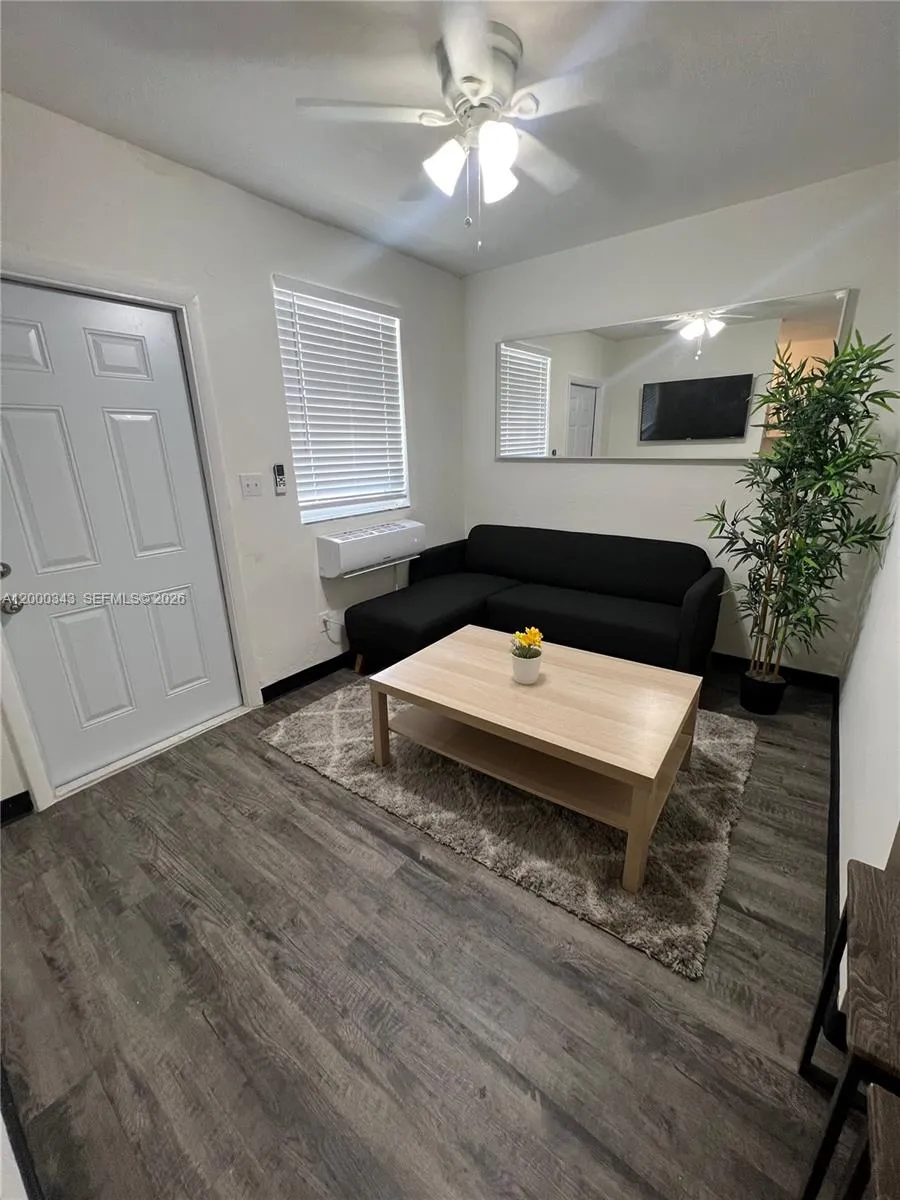 1191 NW 8th St Rd # 1, Miami FL 33136