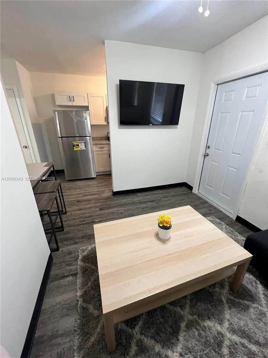 1191 NW 8th St Rd # 1, Miami FL 33136