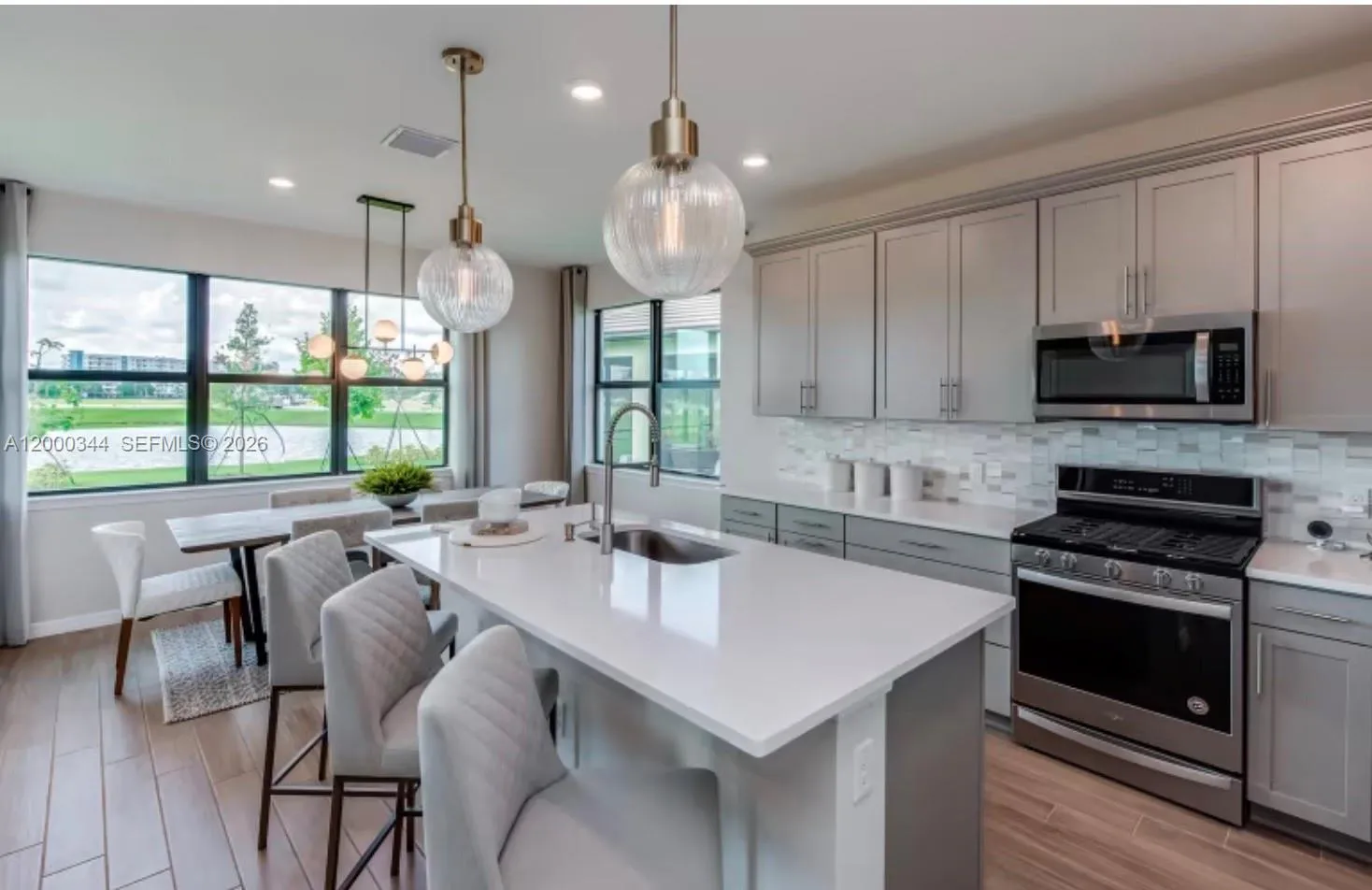 2485 Primrose Pl, Oakland Park FL 33309