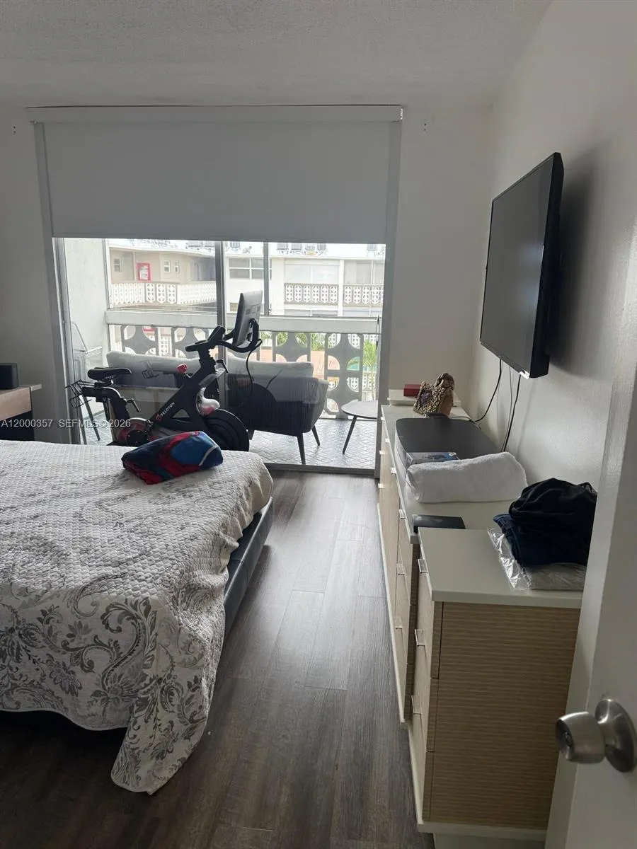 211 NE 8th Ave # 411, Hallandale Beach FL 33009