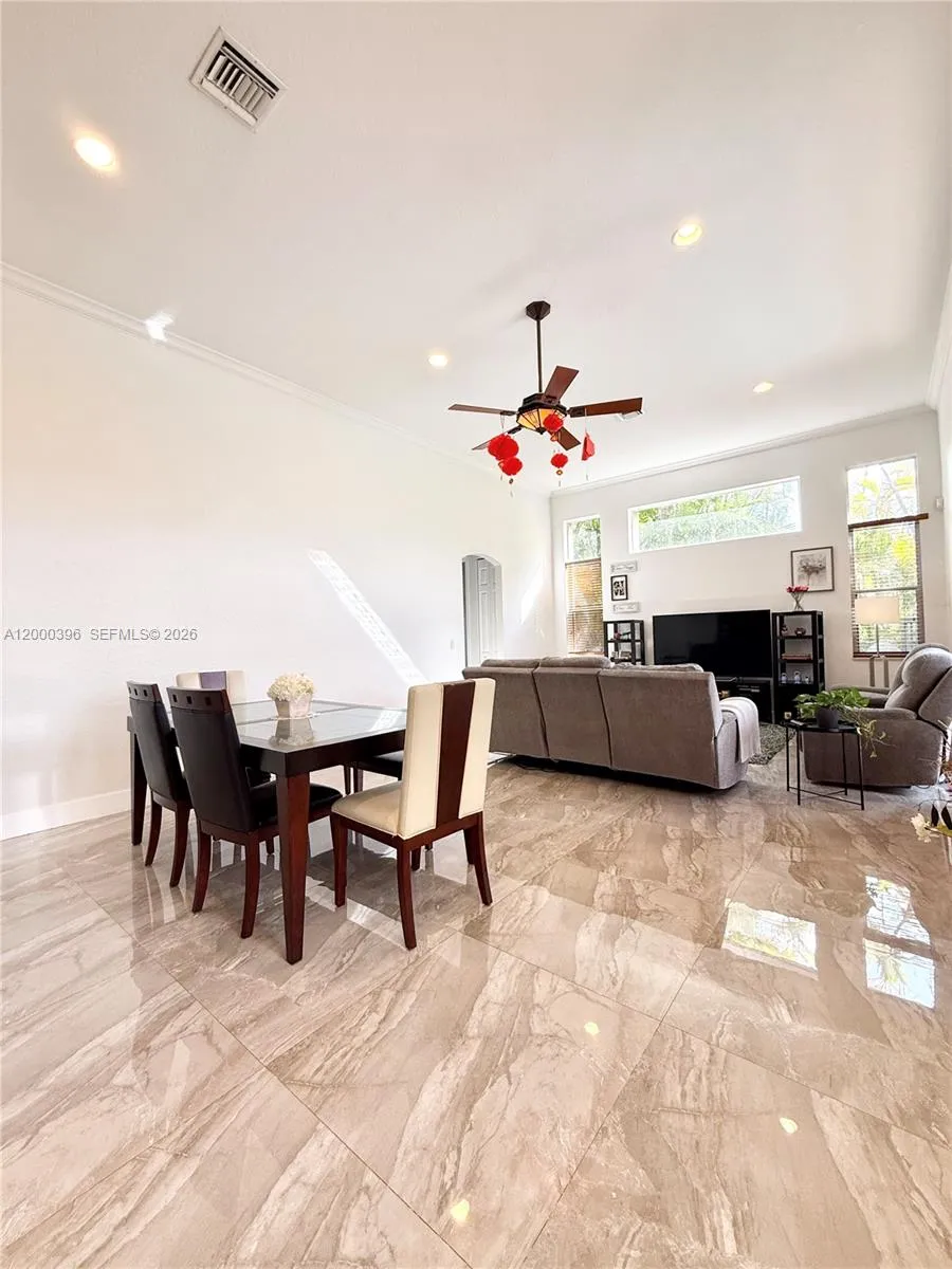 3700 Oak Ridge Ln, Weston FL 33331