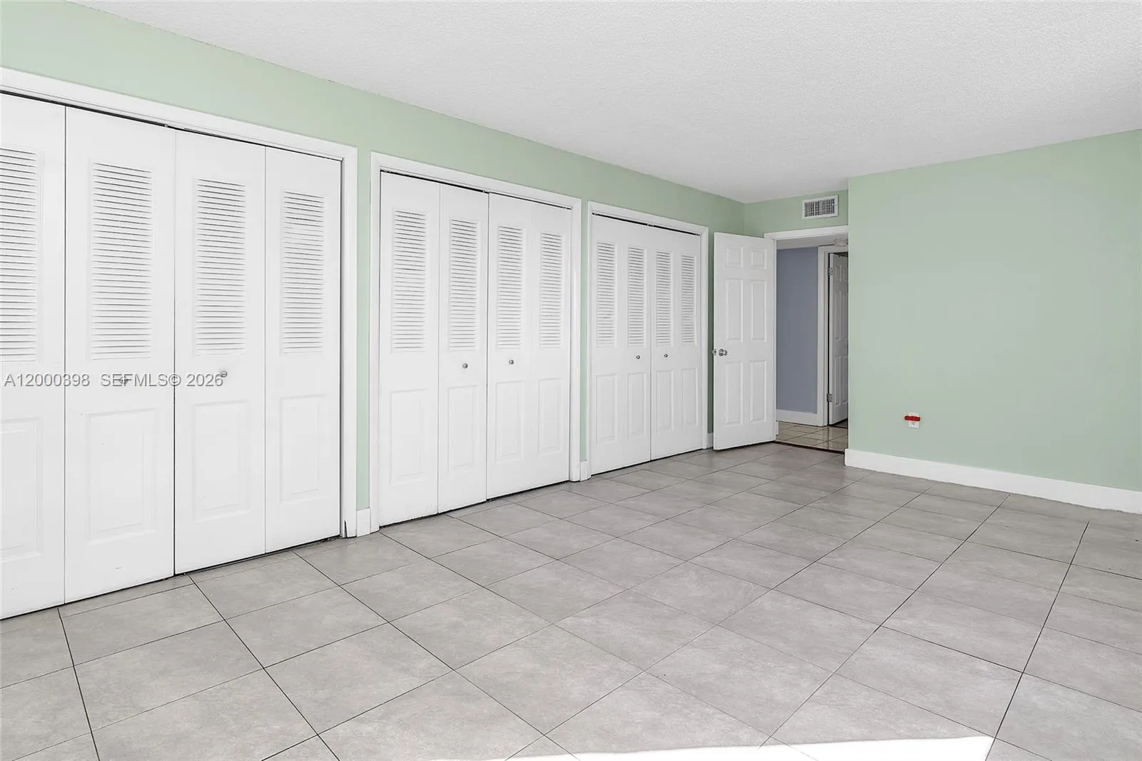 7010 NW 186th St # 410, Hialeah FL 33015