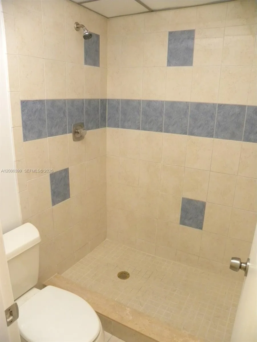 8050 W Mcnab Rd # 206, Tamarac FL 33321