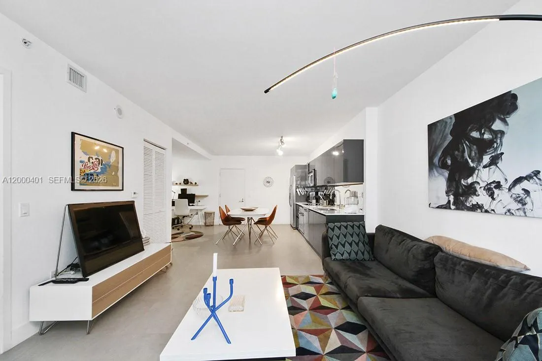 31 SE 6th St # 1206, Miami FL 33131