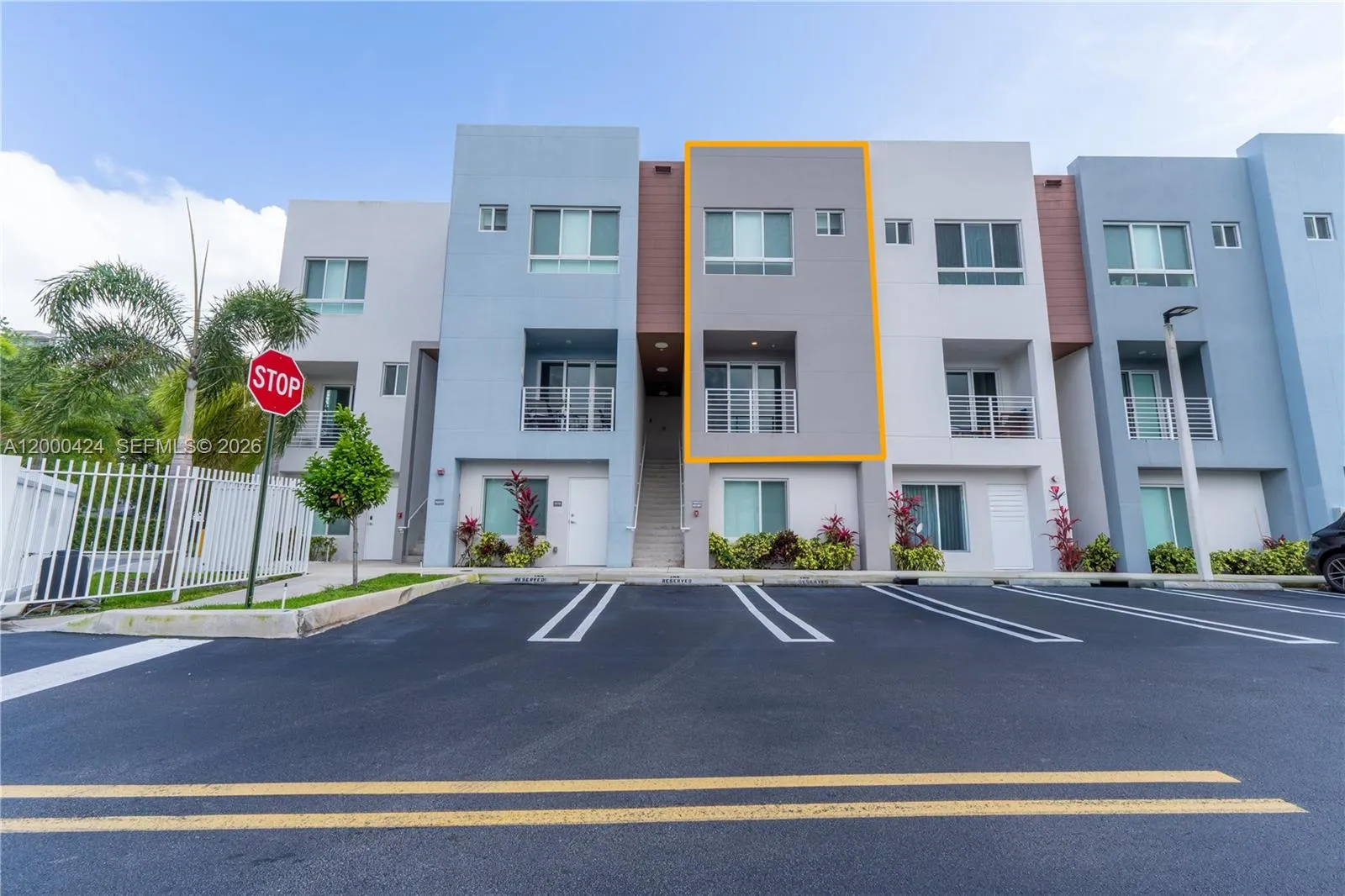 2505 NE 193rd St # 4215, Miami FL 33180