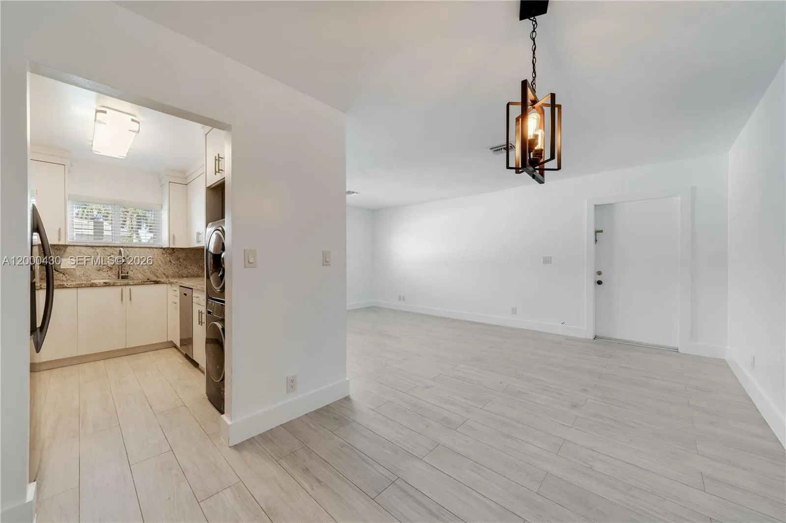 8048 SW 80 AV, Miami FL 33143