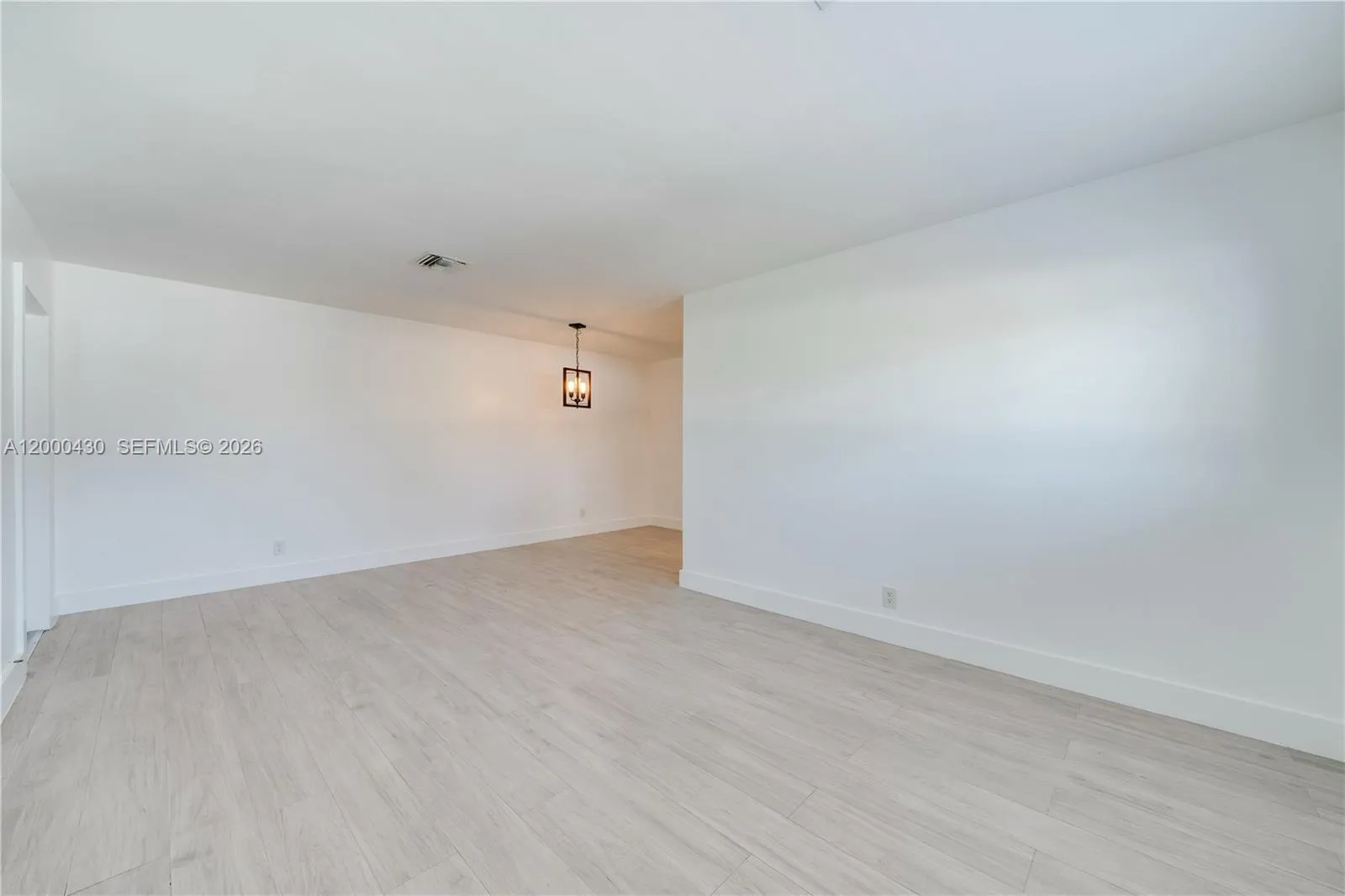 8048 SW 80 AV, Miami FL 33143