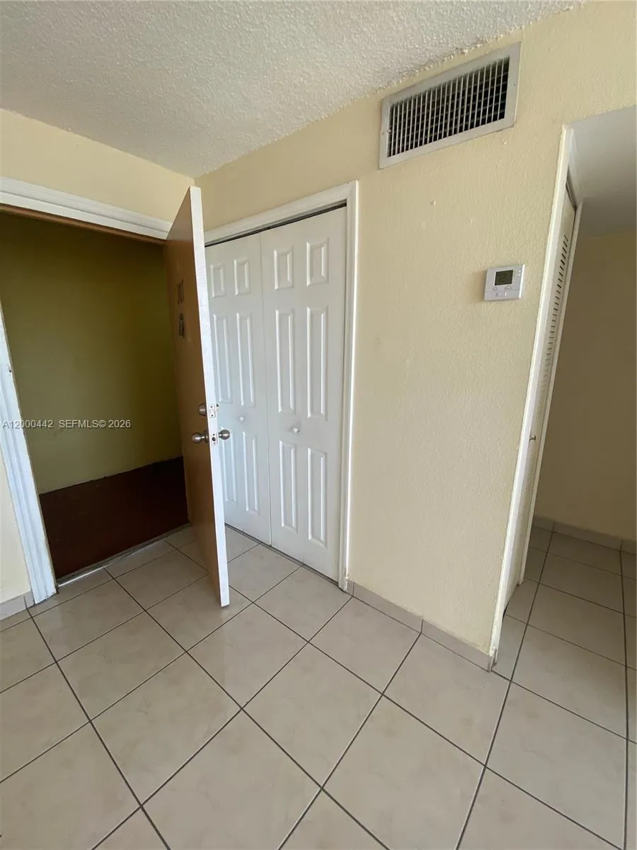 606 W 81st St # 307, Hialeah FL 33014