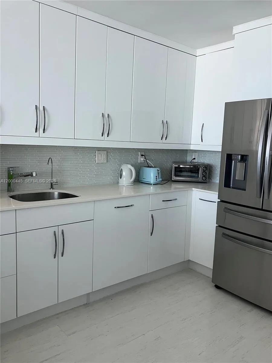 3180 S Ocean Dr # 603, Hallandale Beach FL 33009