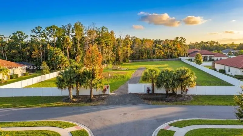 6518 Old Tampa Hwy #B, Other City - In The State Of Florida FL 33896
