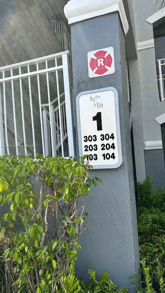 9645 NW 1st Ct # 303, Pembroke Pines FL 33024