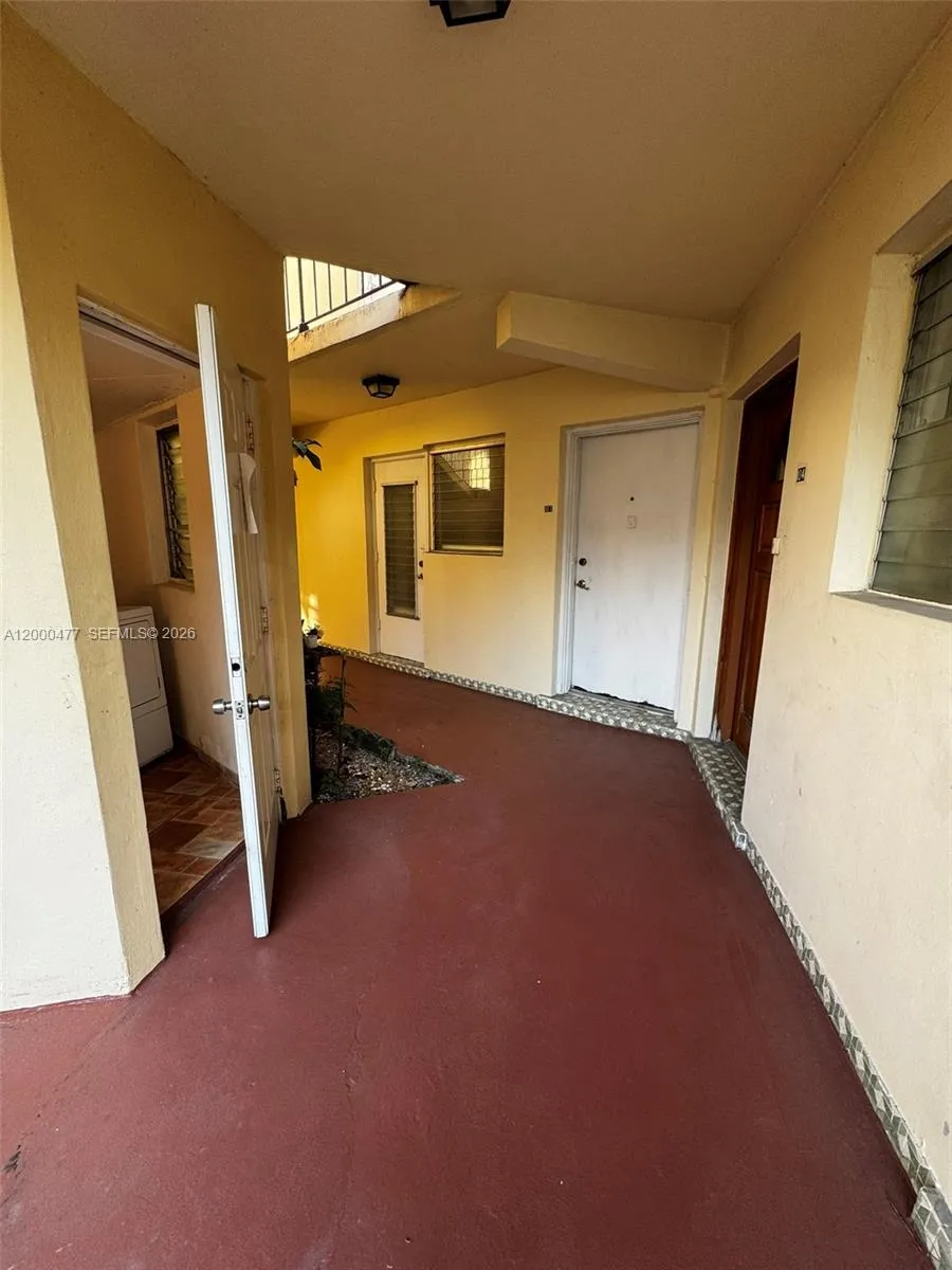 1601 NE Miami Gardens Dr # 103, Miami FL 33179