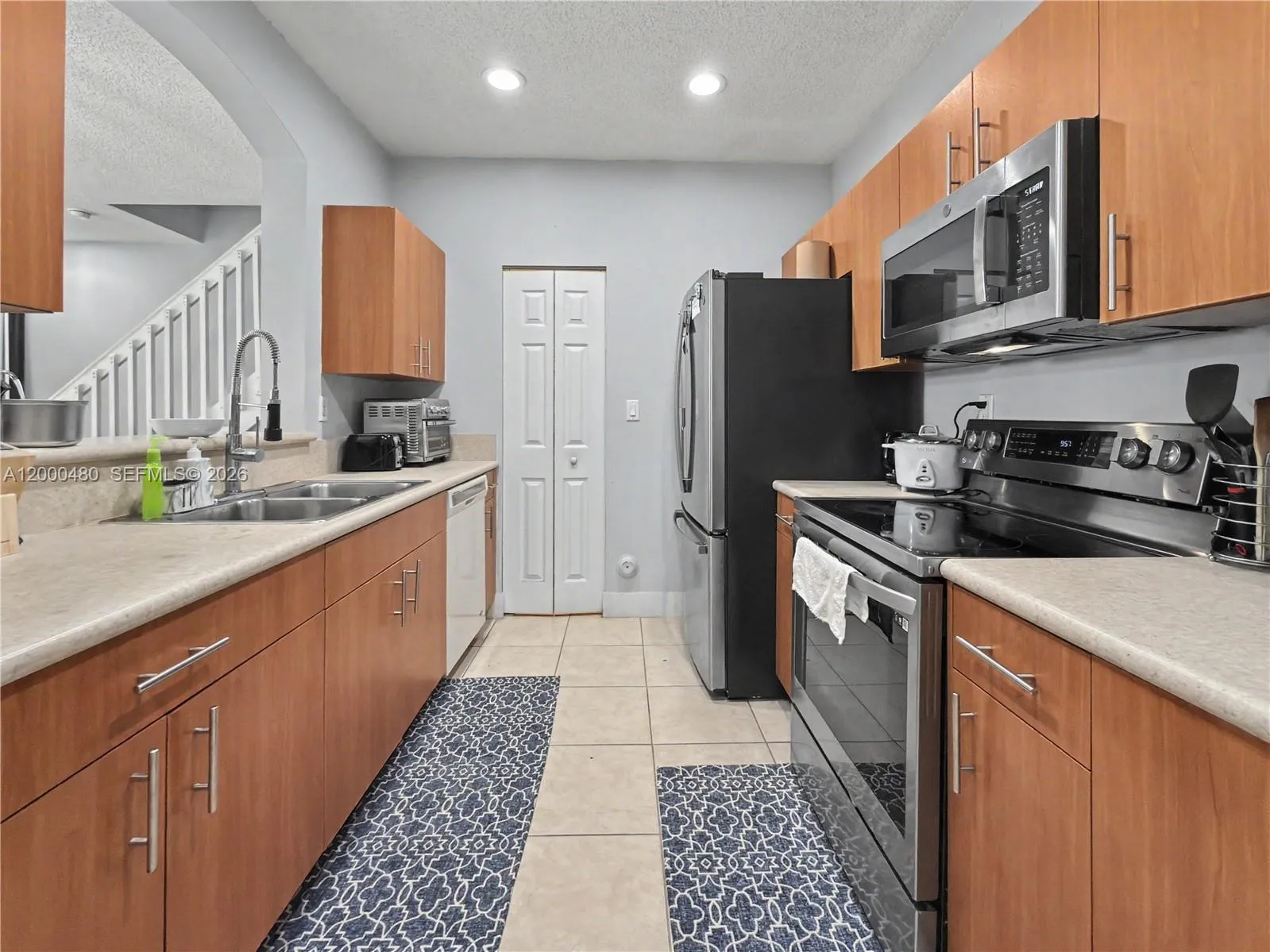 1033 NE 42nd Pl, Homestead FL 33033