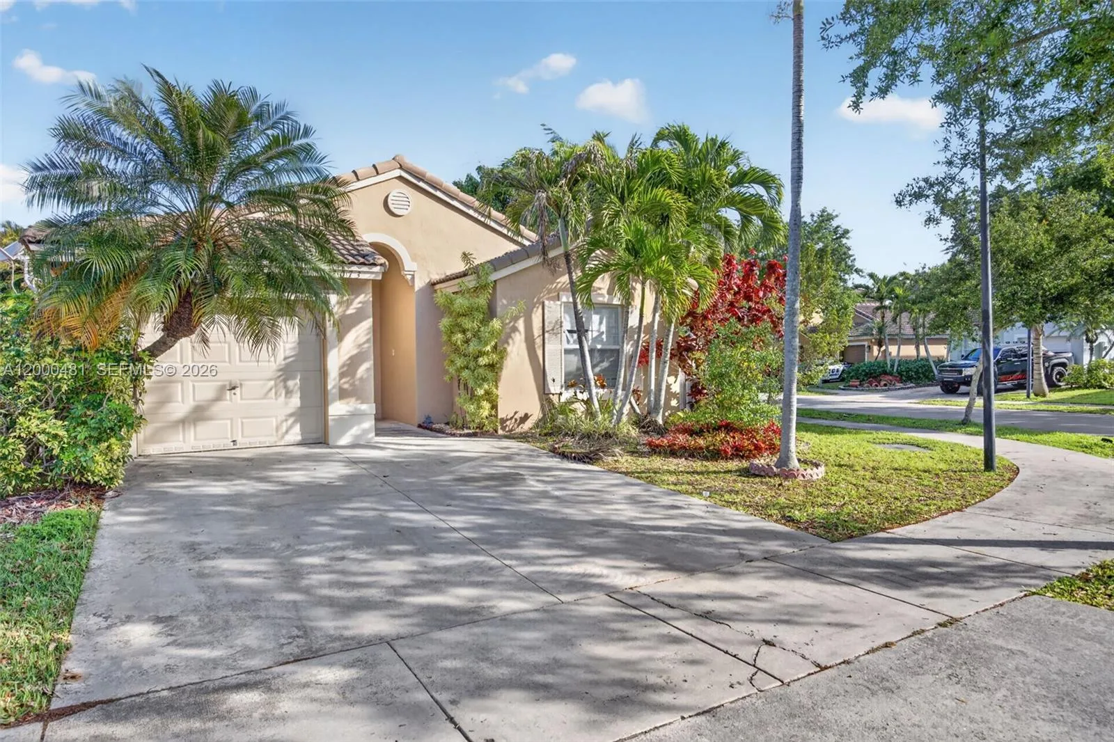 2073 SE 13th St, Homestead FL 33035