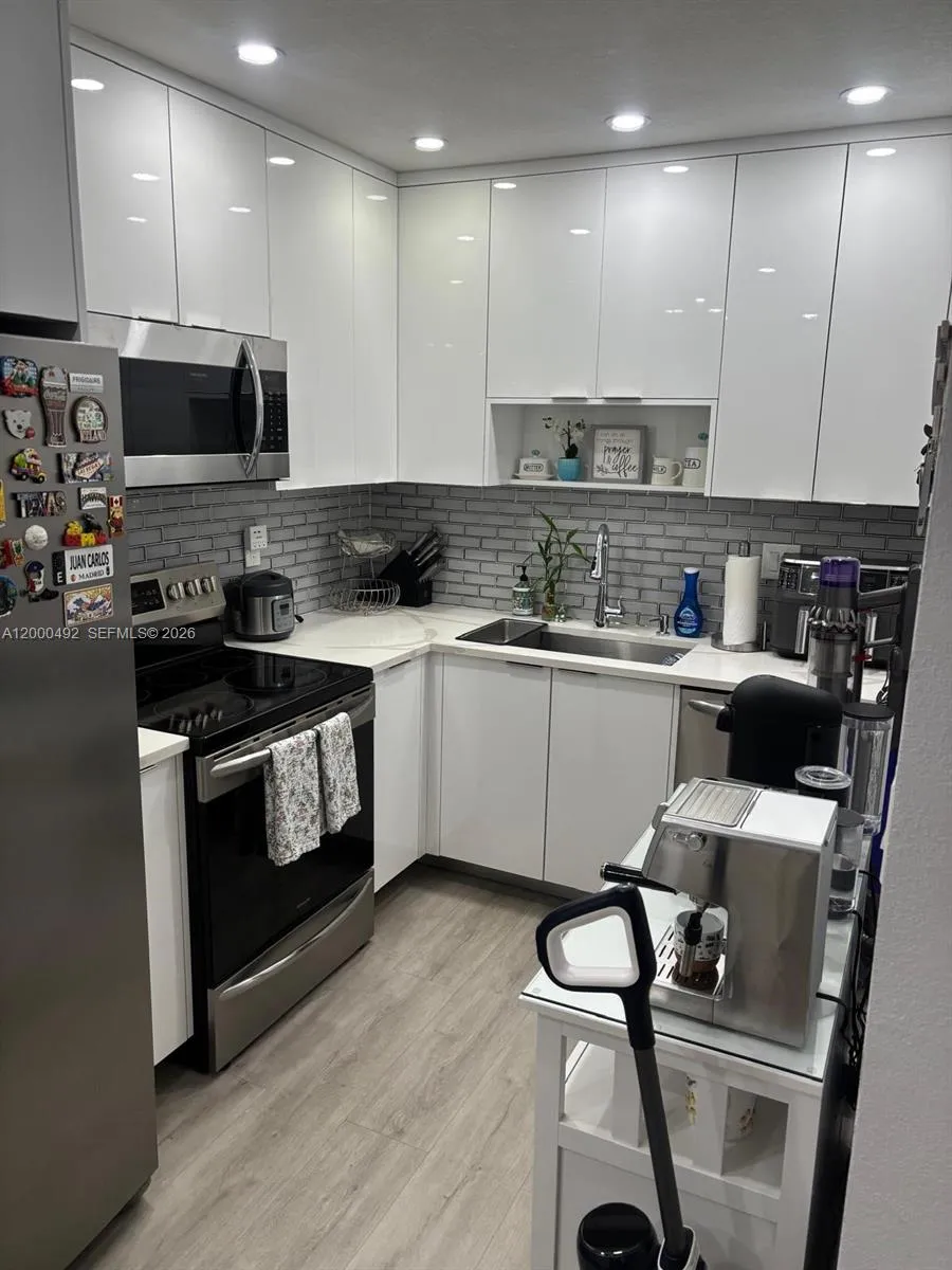 4050 NW 135th St # 1, Opa-Locka FL 33054