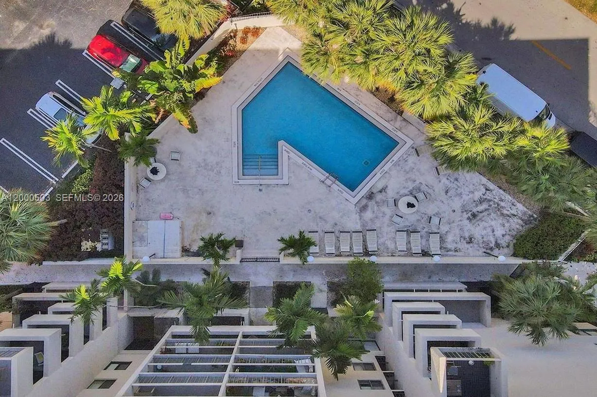 2715 Tigertail Ave # 204, Miami FL 33133