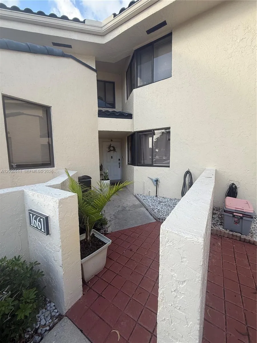1661 NW 81st Way # 1661, Plantation FL 33322