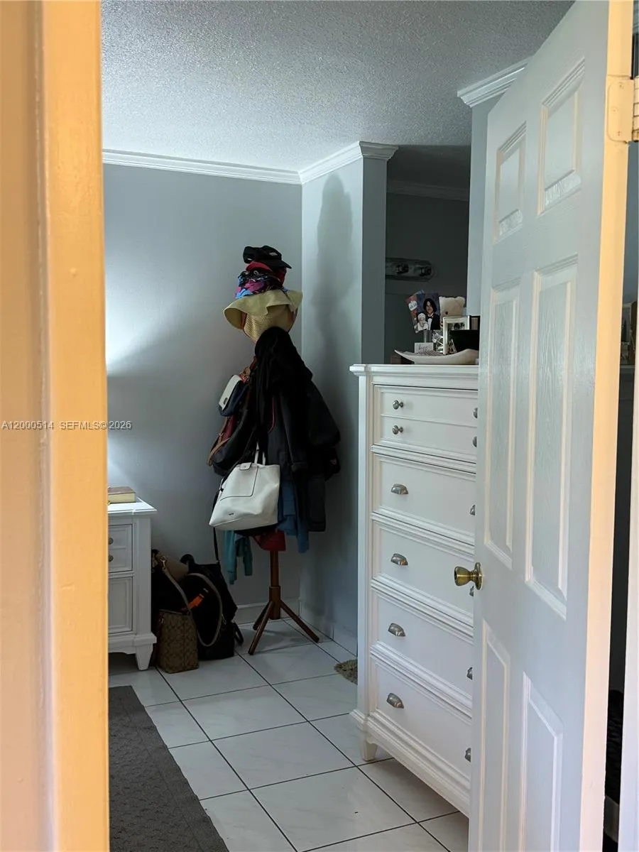 9716 Hammocks Blvd # 101, Miami FL 33196