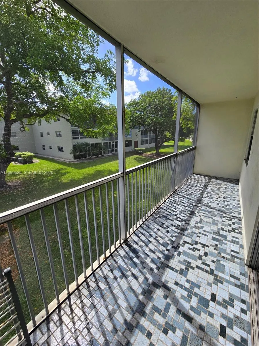 13500 SW 1st St # 204U, Pembroke Pines FL 33027