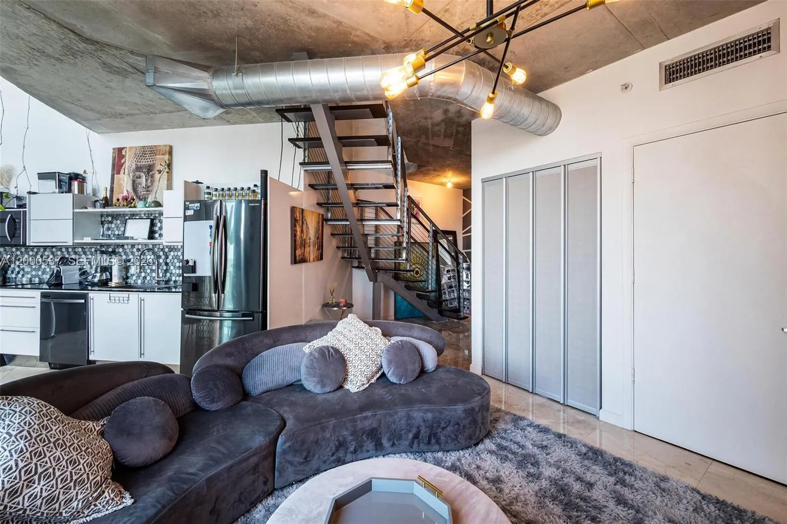 690 SW 1st Ct, Miami FL 33130