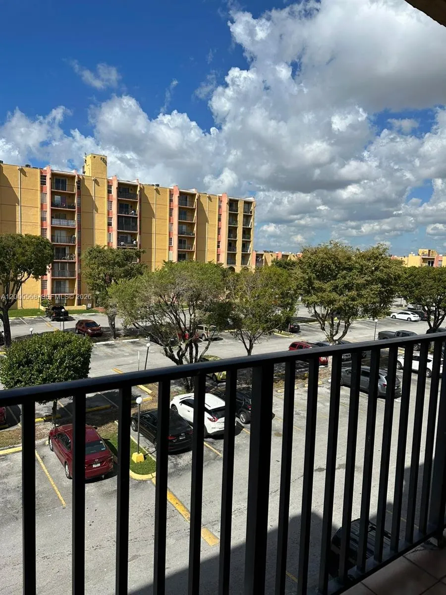 4717 NW 7th St # 10, Miami FL 33126