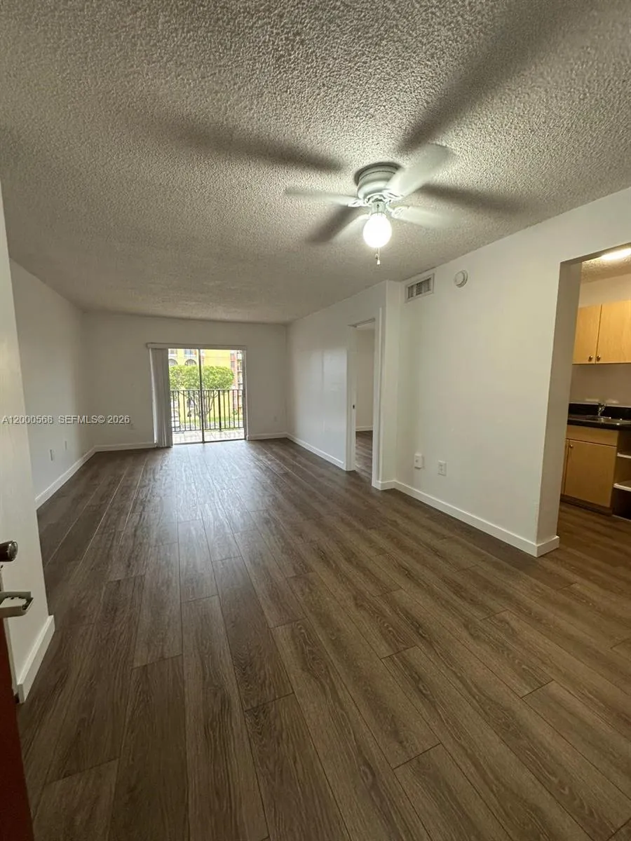 4717 NW 7th St # 10, Miami FL 33126