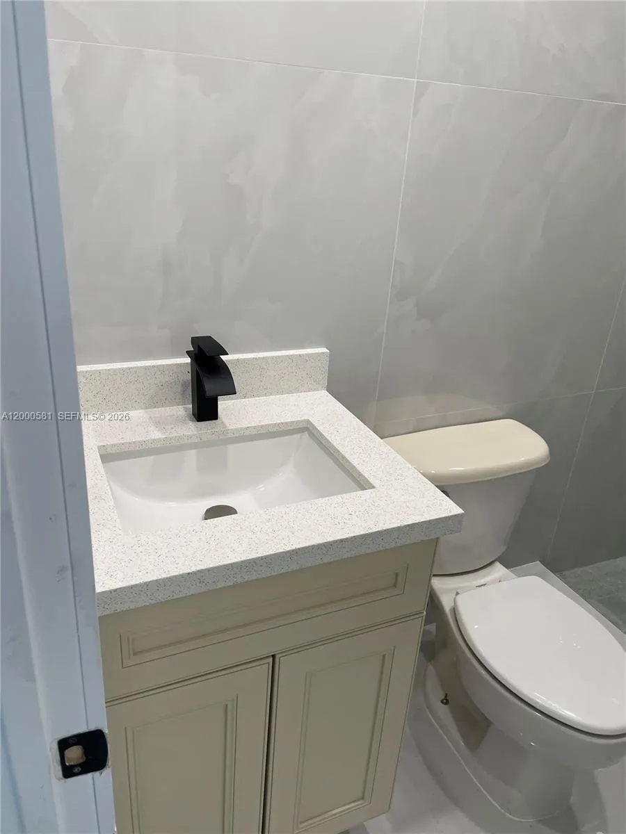 2350 SW 26th Ln, Miami FL 33133