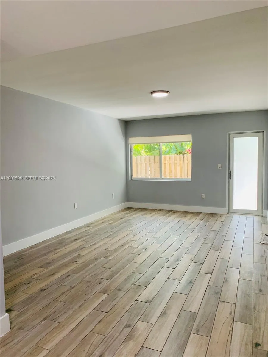 942 Lenox Ave # 05, Miami Beach FL 33139