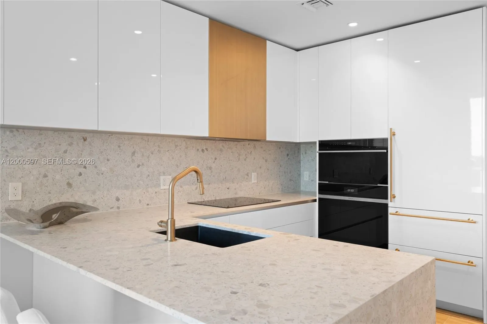 2678 Tigertail Ave # 615, Miami FL 33133