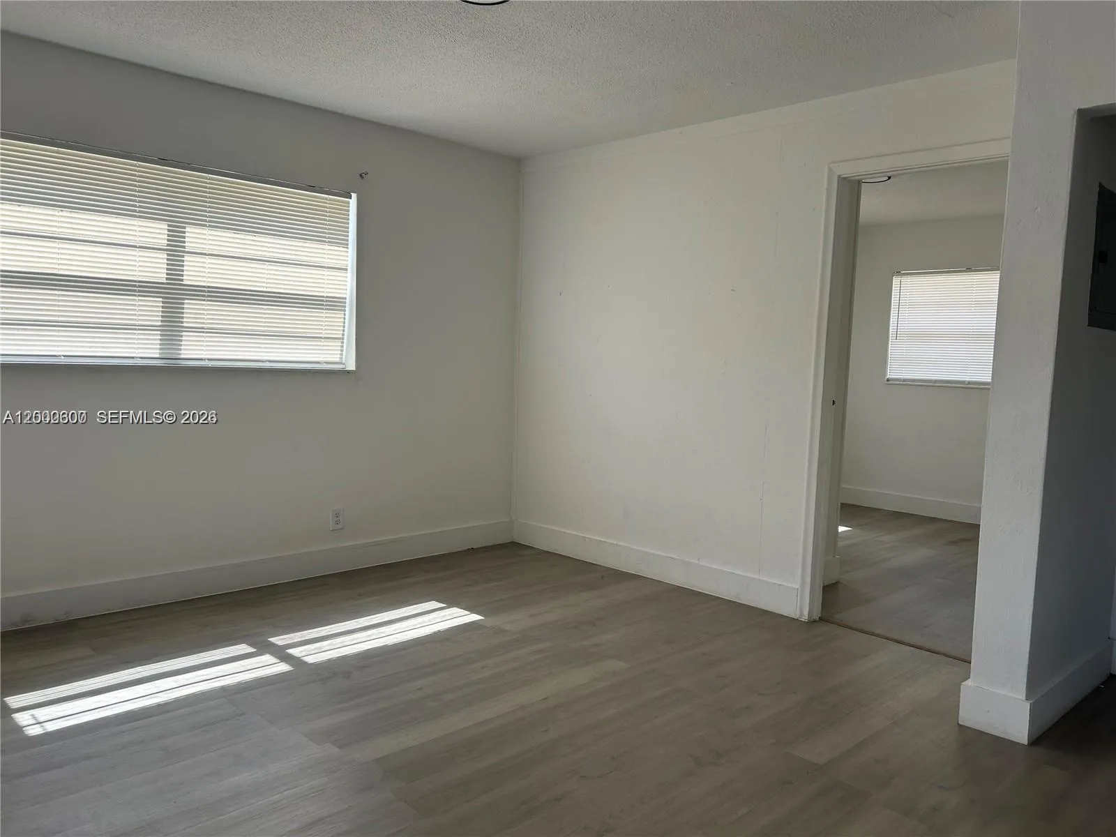 904 SW 10th St, Hallandale Beach FL 33009