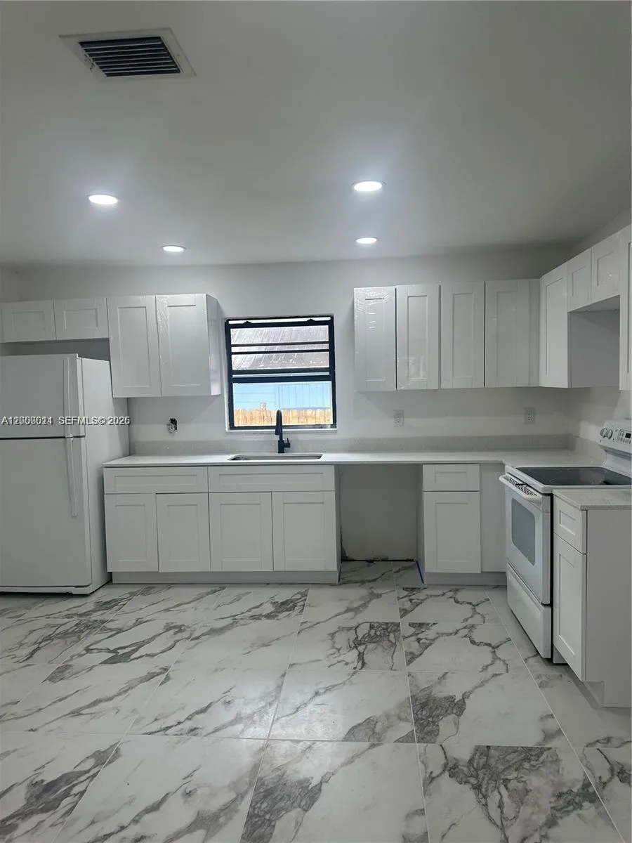 6560 SW 49th St # 1, Davie FL 33314