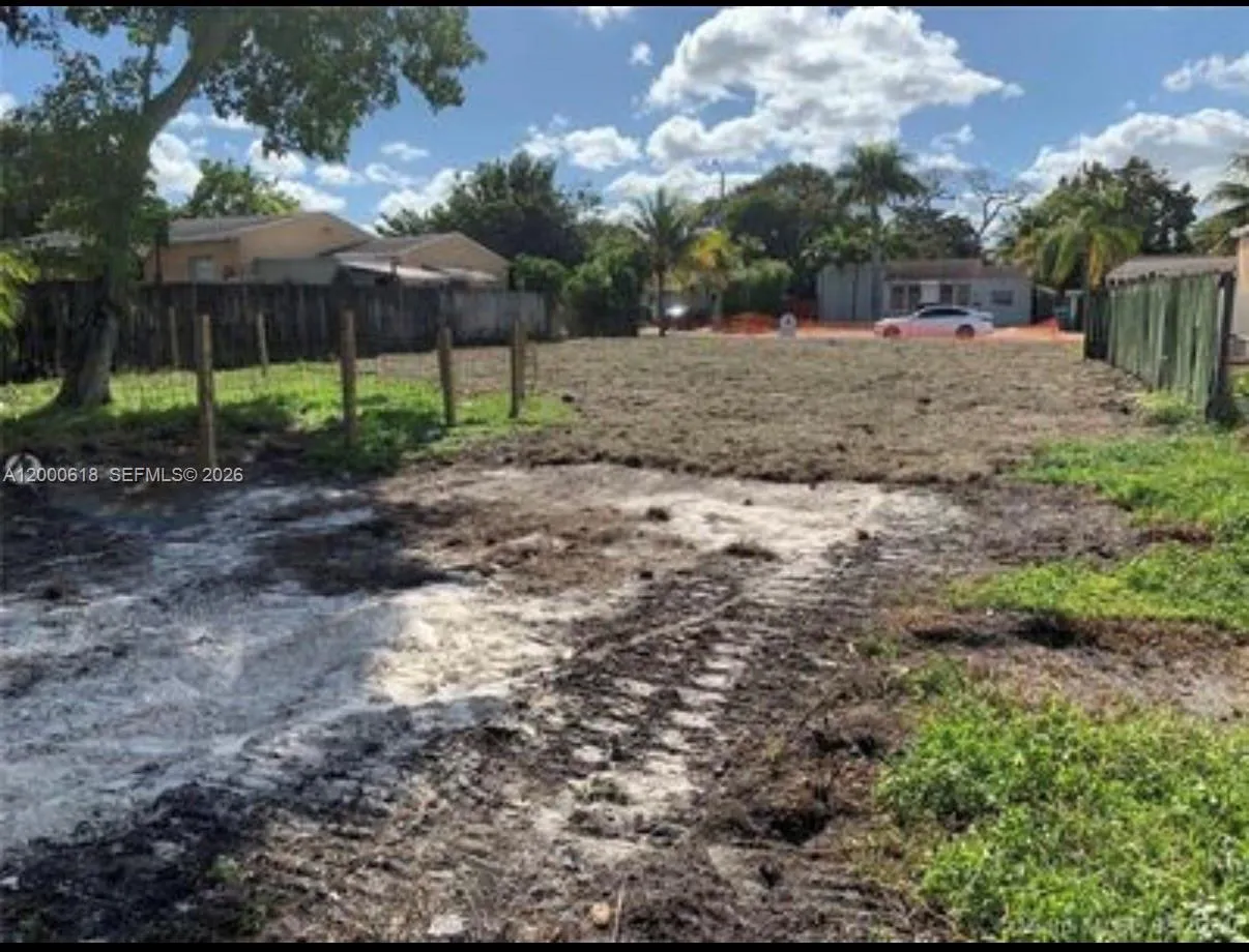 601 sw 44th ct, Miami FL 33134