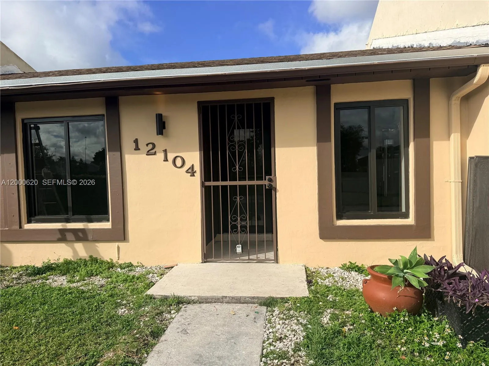 12104 SW 110th St Cir S, Miami FL 33186