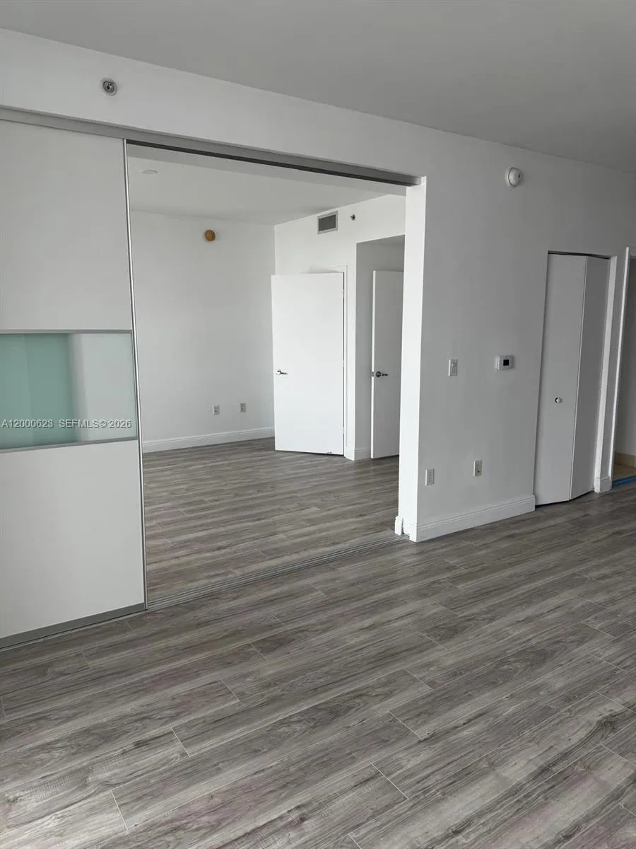 90 SW 3rd St # 1407, Miami FL 33130