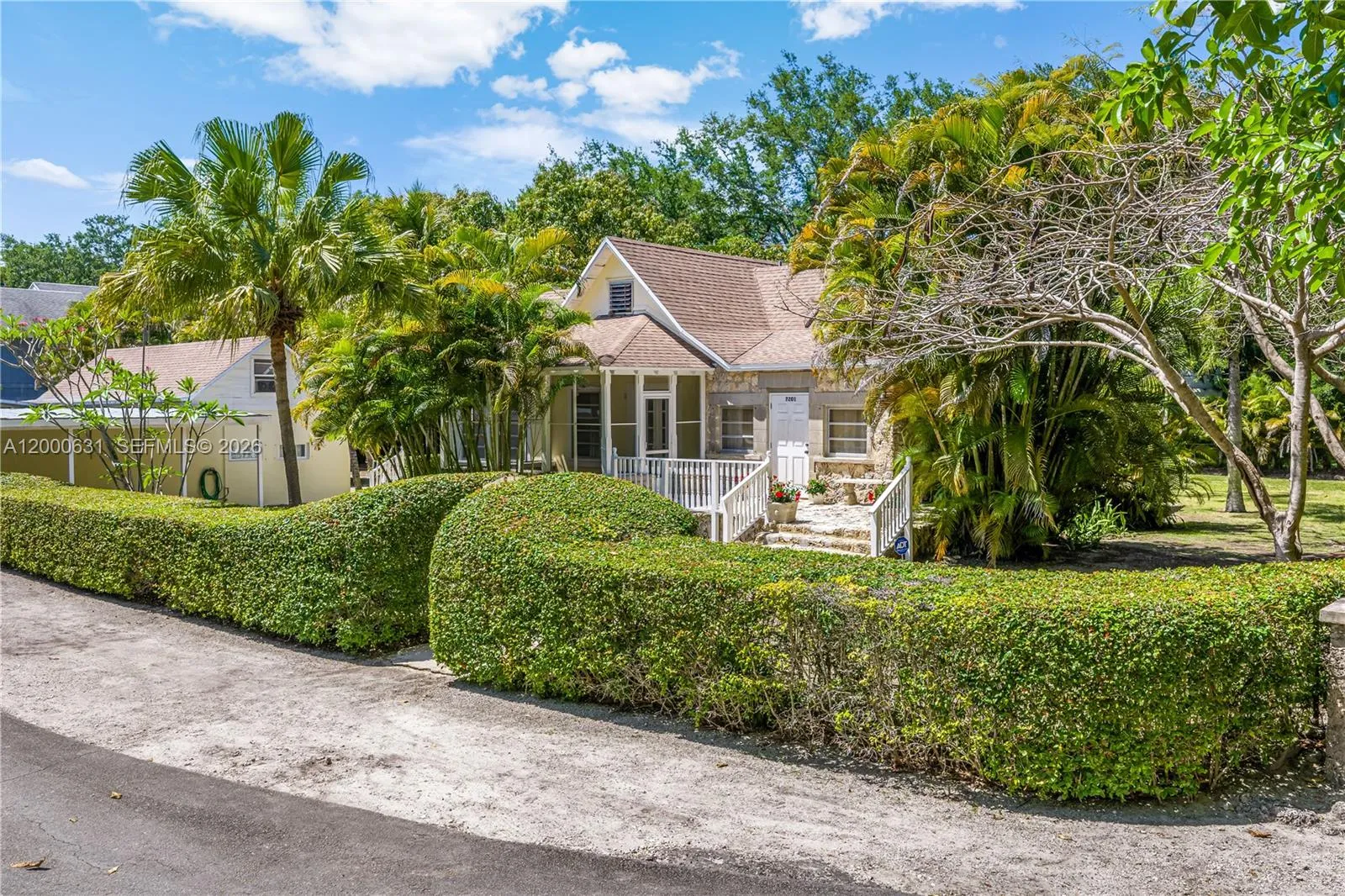 7201 SW 166th St, Palmetto Bay FL 33157