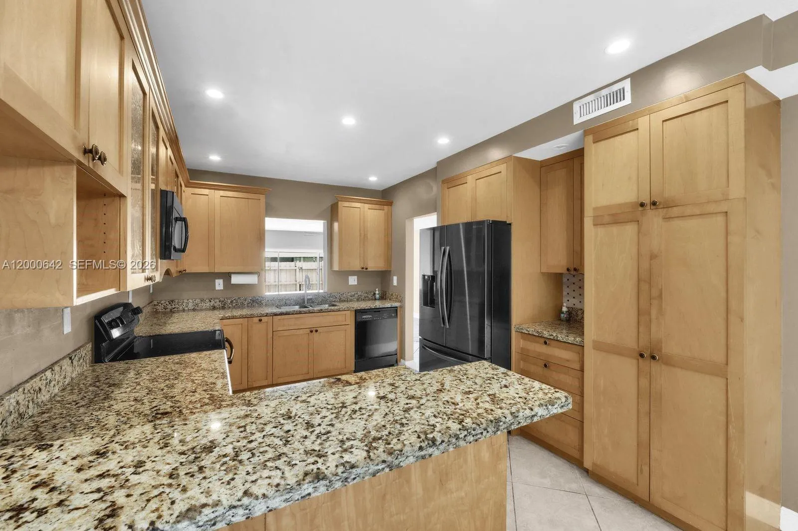 6900 NW 5th St # 201, Plantation FL 33317