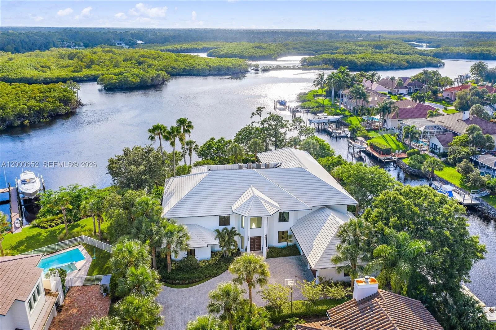 8818 SE Riverfront Ter, Jupiter FL 33469