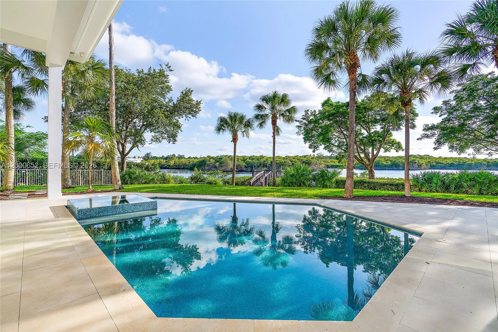8818 SE Riverfront Ter, Jupiter FL 33469